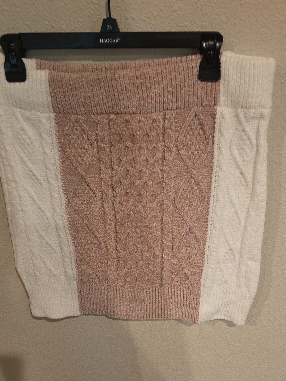 Le Lis Knit Colorblock Cable Mini Skirt - White & Beige